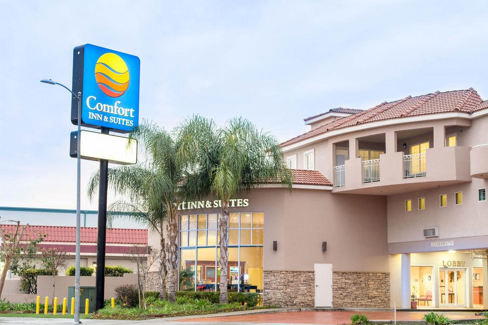 Comfort Inn & Suites Near Universal - N Hollywood - Burbank Los Angeles Exterior photo